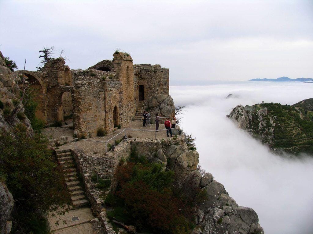 st-hilarion-kalesi-kktc st-hilarion-kalesi-kktc